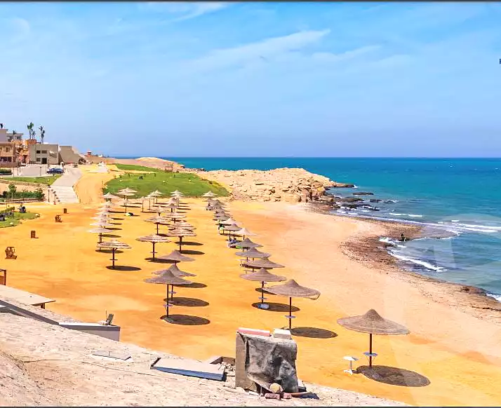 https://aqarmap.com.eg/ar/listing/6861696-for-sale-ain-elsokhna-resorts-hyfyn-bytsh-grb-lkhlyj-lltnmy-l-mrny