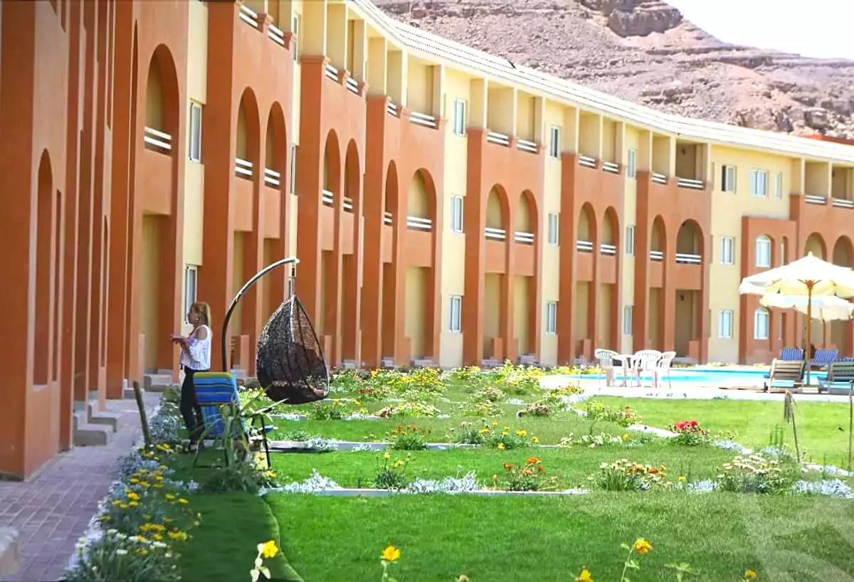 https://aqarmap.com.eg/en/listing/2799704-projects-golden-coast-sokhna