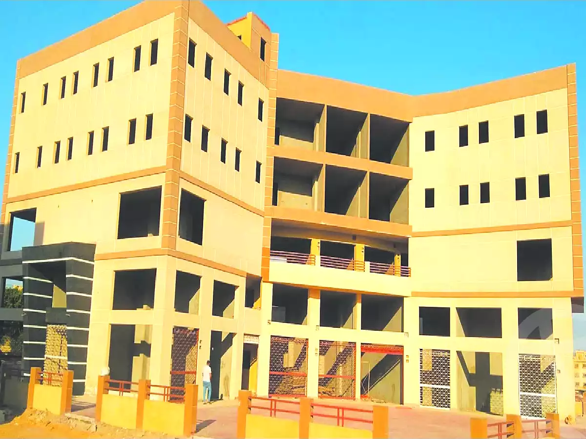 https://aqarmap.com.eg/en/listing/2799958-projects-capital-mall