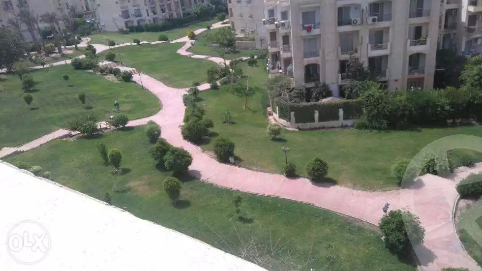 https://aqarmap.com.eg/ar/listing/2817866-for-sale-cairo-el-sheikh-zayed-city-compounds-in-sheikh-zayed-hadayek-el-mohandiseen