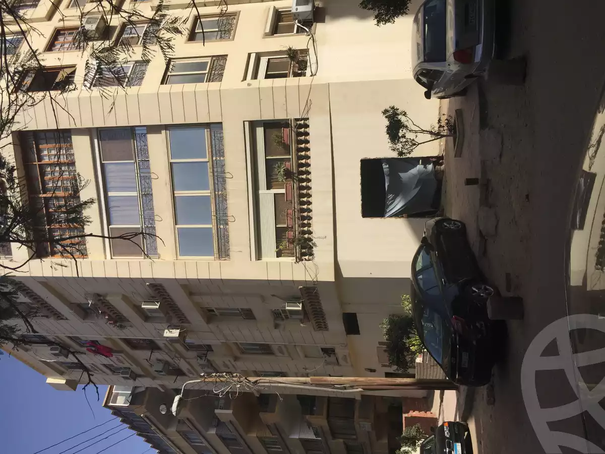 https://aqarmap.com.eg/en/listing/2841466-for-sale-cairo-heliopolis-cairo-heliopolis-heliopolis-square-ahmed-farid-st