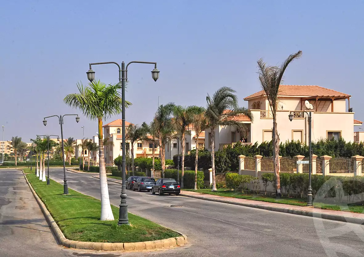 https://aqarmap.com.eg/en/listing/4309048-for-sale-cairo-el-sheikh-zayed-city-compounds-greens