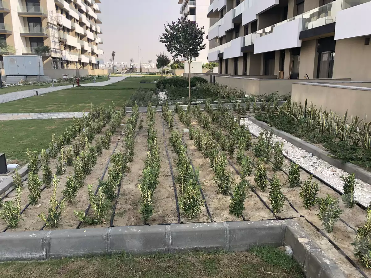 https://aqarmap.com.eg/ar/listing/3048673-for-sale-mdyn-lshrwq-compounds-alborouj