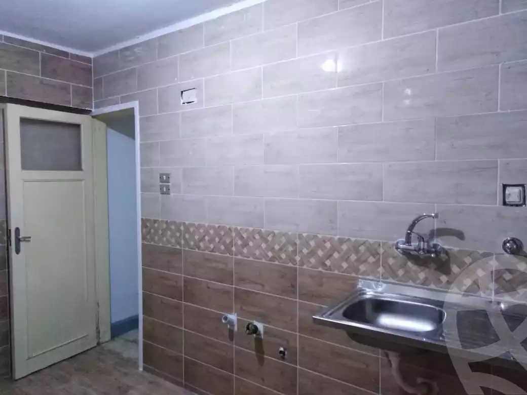 https://aqarmap.com.eg/ar/listing/3139611-for-rent-asyut-asyut-city-el-sadat-st