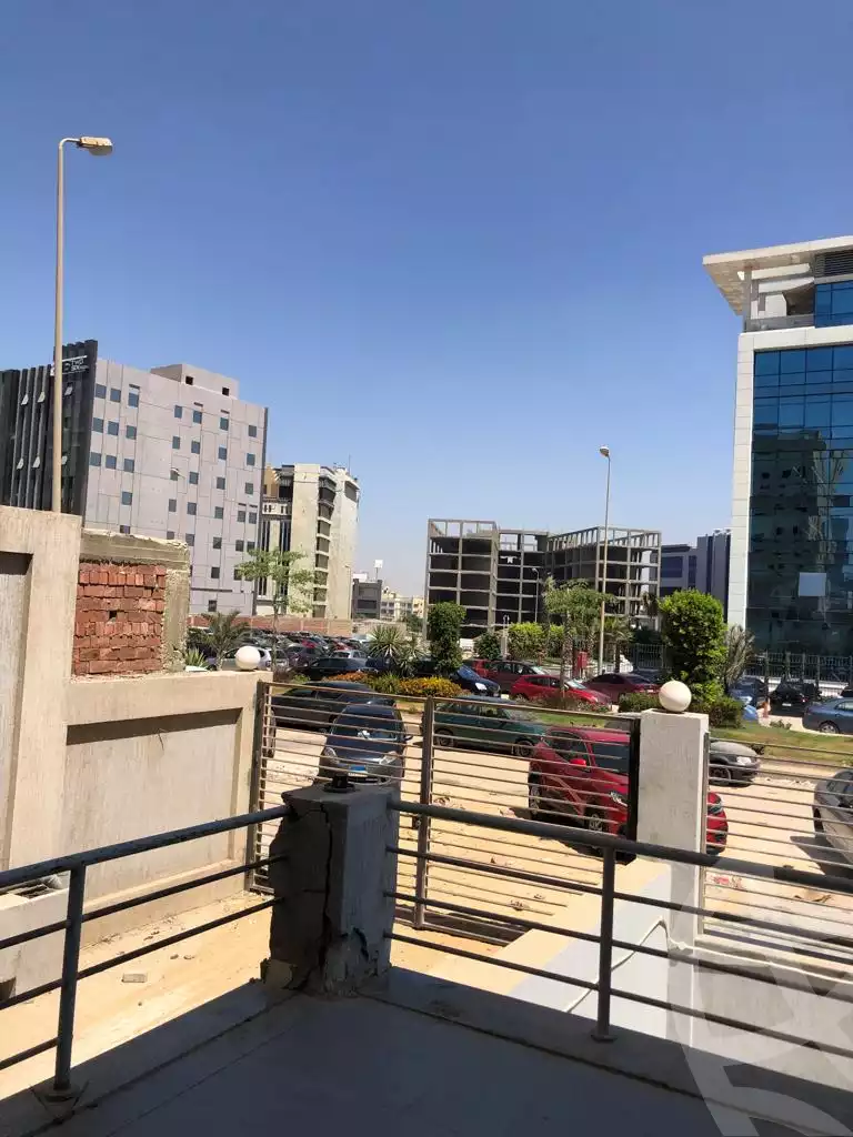 https://aqarmap.com.eg/ar/listing/3506117-for-rent-cairo-new-cairo-mohammed-nagib-axis-st