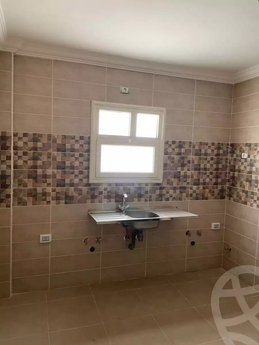 https://aqarmap.com.eg/ar/listing/4278847-for-sale-cairo-new-cairo-compounds-jyd