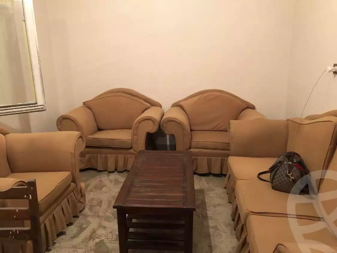 https://aqarmap.com.eg/ar/listing/4299933-for-sale-alexandria-ganaklis-shr-mrtdy-bsh