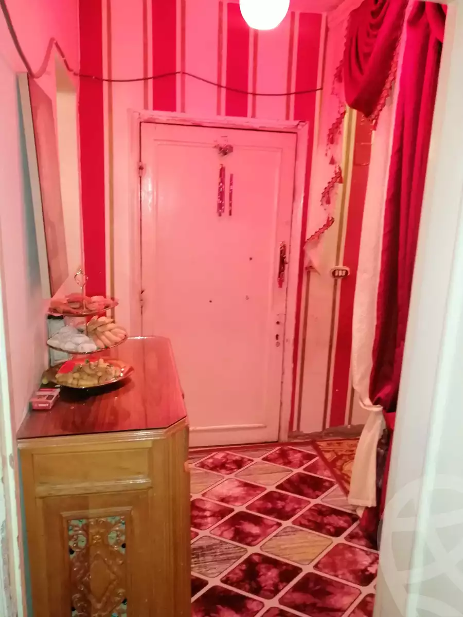 https://aqarmap.com.eg/ar/listing/3938900-for-sale-cairo-helwan-lmjwr-lrb-lmshrw-lmryky-street-106
