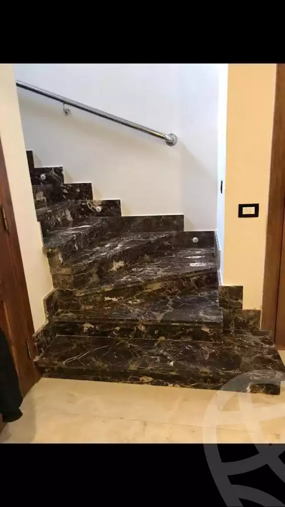https://aqarmap.com.eg/ar/listing/3608852-for-sale-cairo-el-sheikh-zayed-city-compounds-in-sheikh-zayed-casa