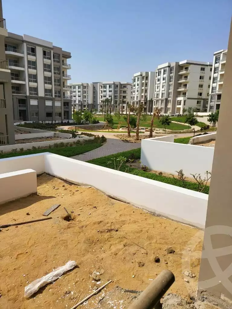 https://aqarmap.com.eg/ar/listing/3618911-for-sale-cairo-new-cairo-compounds-hyde-park