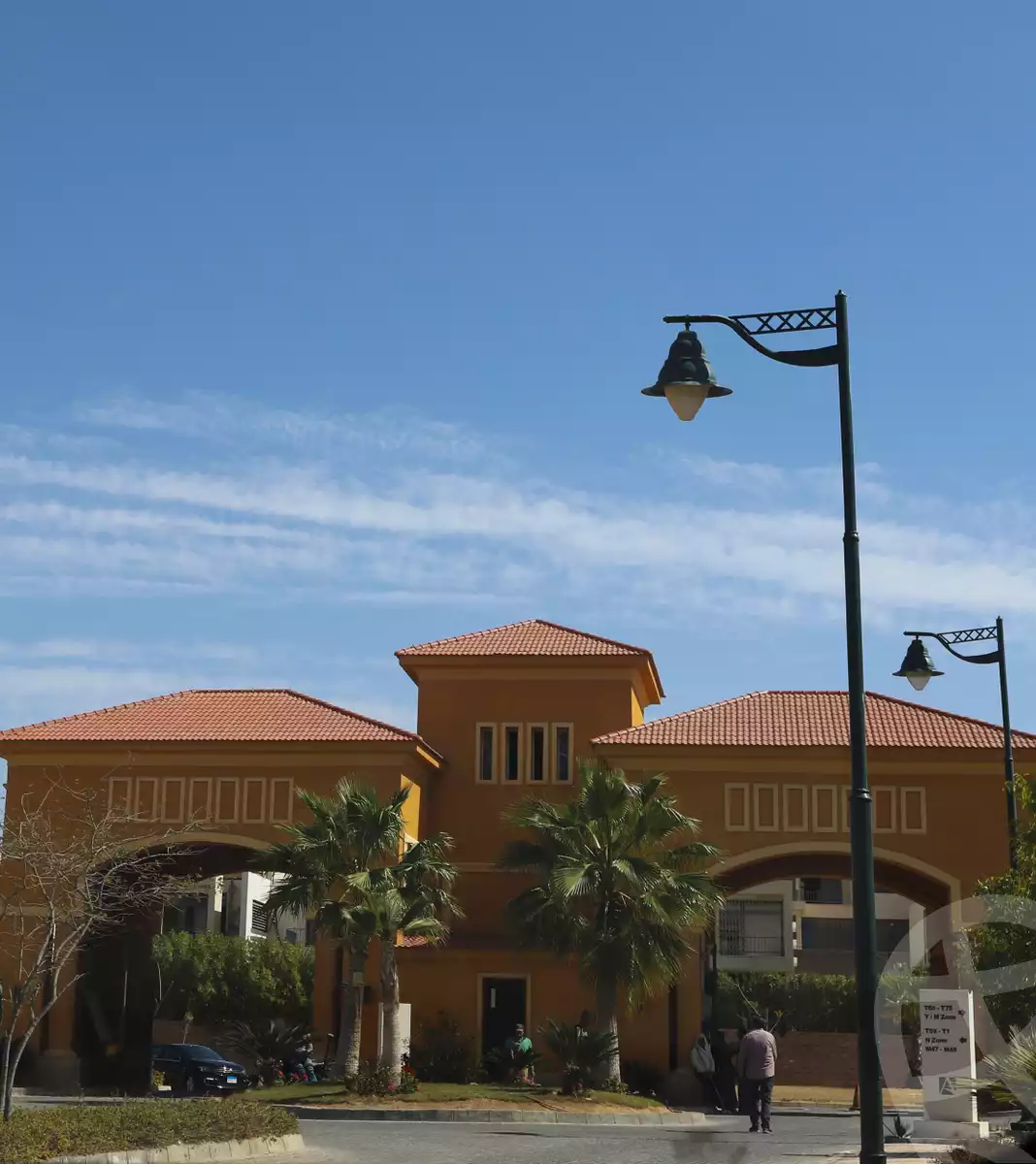 https://aqarmap.com.eg/ar/listing/3633187-for-sale-cairo-el-sheikh-zayed-city-compounds-in-sheikh-zayed-royal-meadows