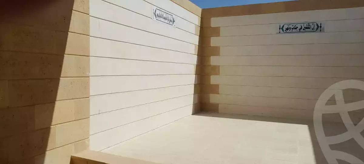 https://aqarmap.com.eg/ar/listing/3679023-for-sale-ain-elsokhna-tryq-l-yn-lskhn-lz-frn