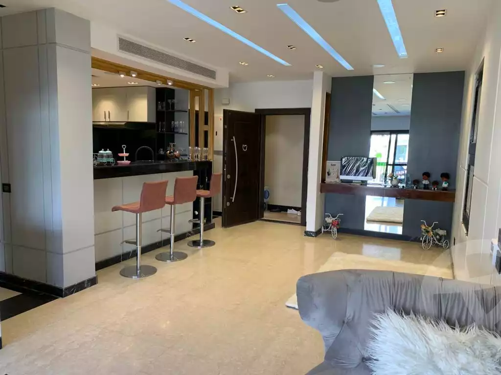 https://aqarmap.com.eg/ar/listing/3680054-for-rent-cairo-el-sheikh-zayed-city-compounds-kmbwnd-wyst-twn-swdyk