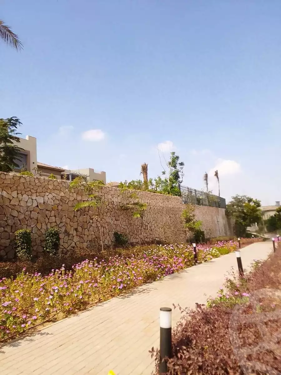 https://aqarmap.com.eg/ar/listing/3685267-for-sale-cairo-el-sheikh-zayed-city-compounds-in-sheikh-zayed-telal-el-jazeera