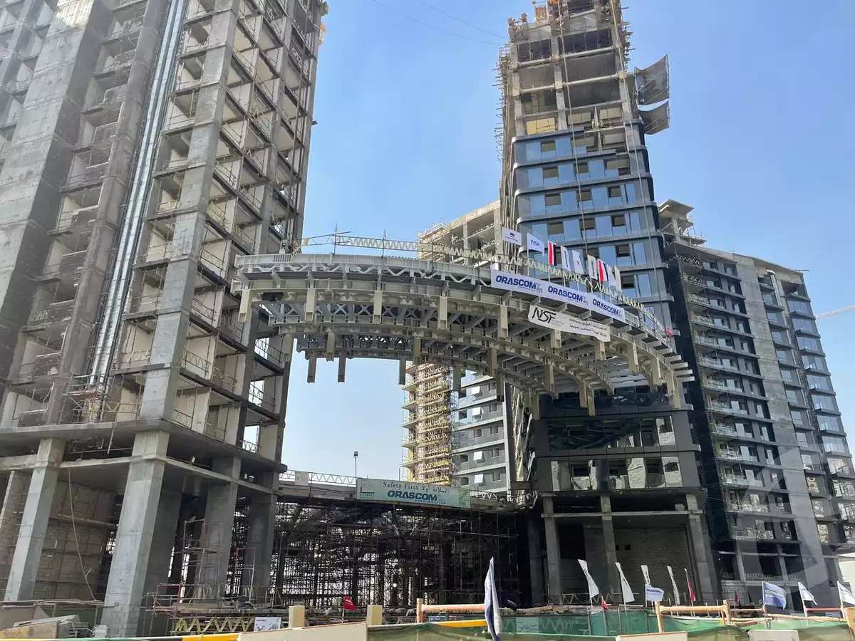 https://aqarmap.com.eg/ar/listing/3702634-for-sale-cairo-el-sheikh-zayed-city-compounds-brj-zyd-wr-llttwyr