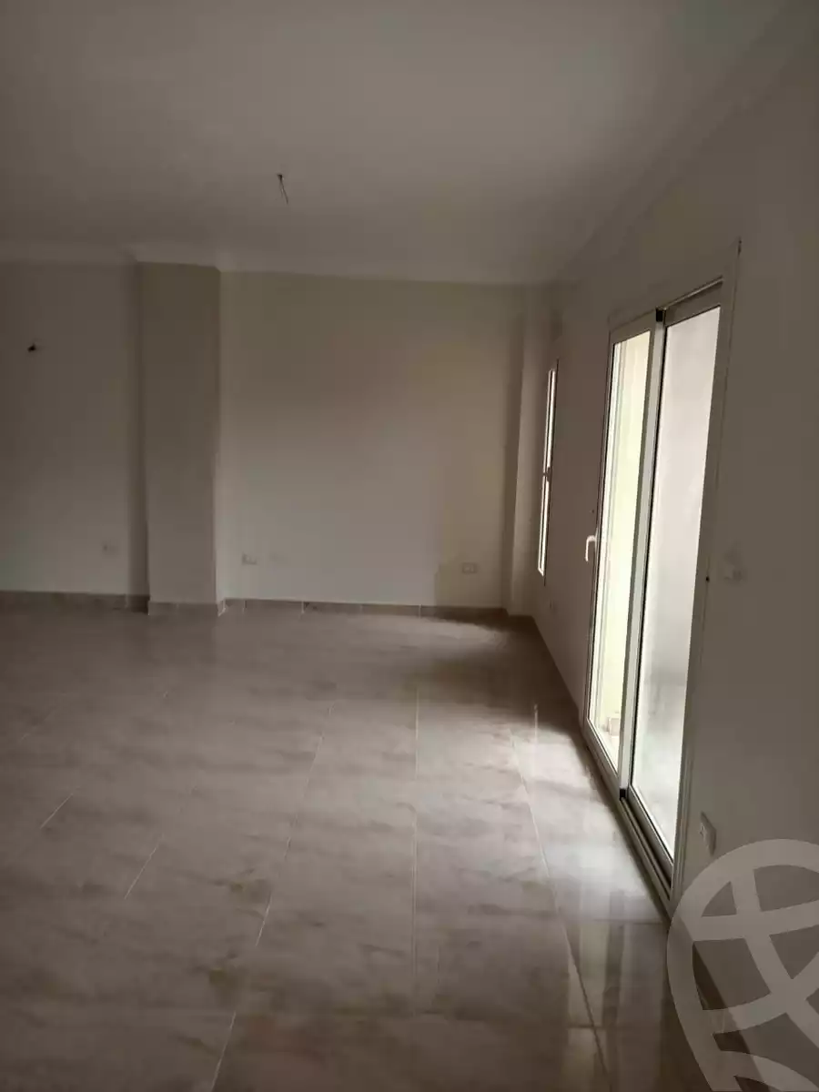 https://aqarmap.com.eg/ar/listing/3725397-for-rent-cairo-new-cairo-south-investors-mohammed-nagib-axis-st