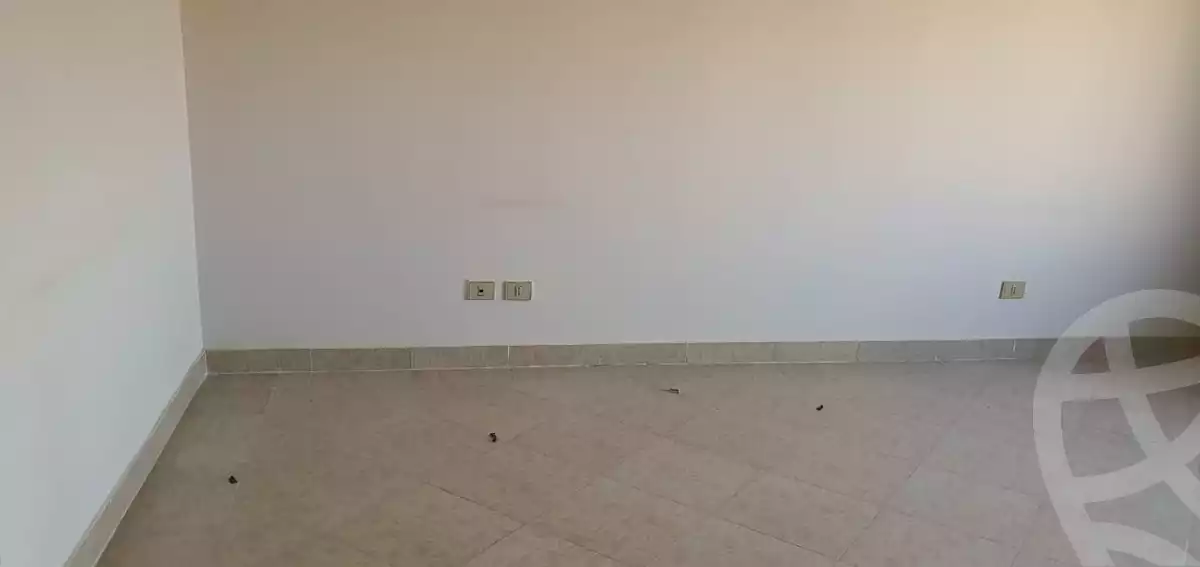 https://aqarmap.com.eg/ar/listing/4042222-for-rent-cairo-new-cairo-compounds-mena-residence