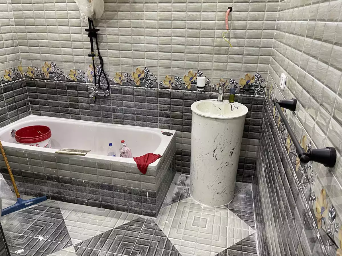 https://aqarmap.com.eg/ar/listing/4081555-for-sale-cairo-heliopolis-gesr-elsuez-el-khamseen-st.