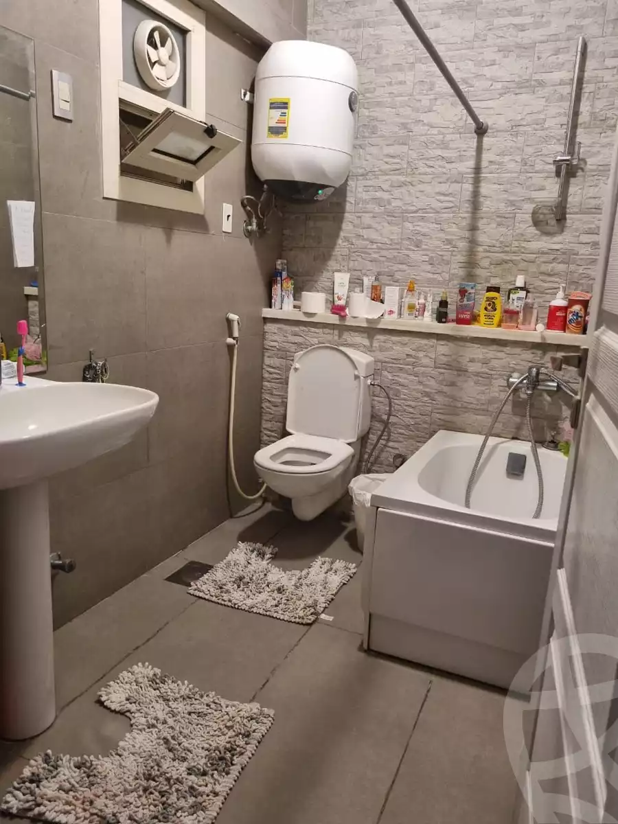 https://aqarmap.com.eg/en/listing/4099270-for-sale-cairo-el-agouza-medan-feniy - el-sad-el-aley