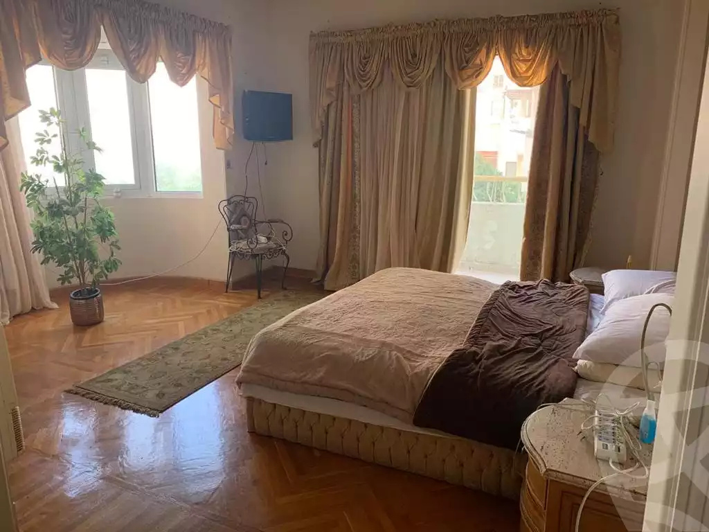 https://aqarmap.com.eg/en/listing/4244839-for-sale-alexandria-kafr-abdo-sant-giyn-st