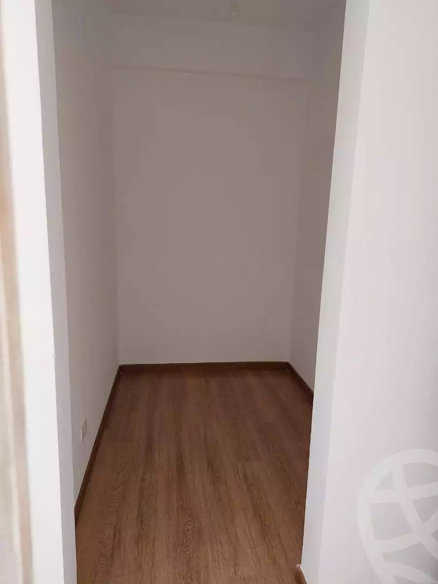 https://aqarmap.com.eg/ar/listing/3798352-for-rent-cairo-new-cairo-compounds-fifth-square