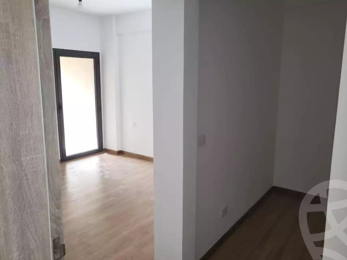 https://aqarmap.com.eg/ar/listing/3798352-for-rent-cairo-new-cairo-compounds-fifth-square
