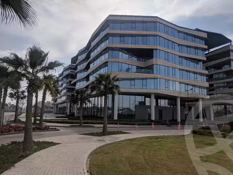 https://aqarmap.com.eg/ar/listing/3798785-for-rent-cairo-el-sheikh-zayed-city-compounds-kmbwnd-wyst-twn-swdyk