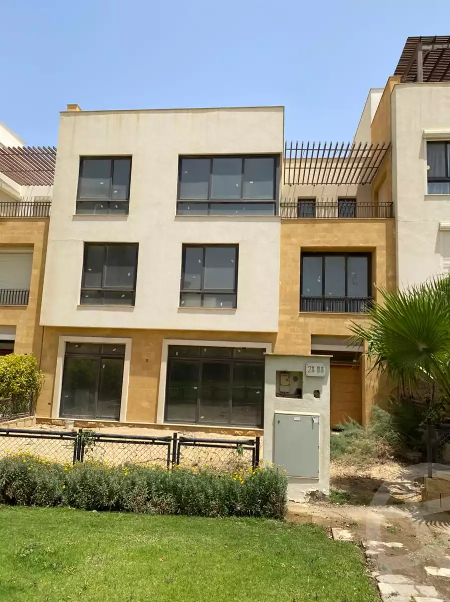 https://aqarmap.com.eg/ar/listing/3800265-for-sale-cairo-el-sheikh-zayed-city-compounds-kmbwnd-wyst-twn-swdyk