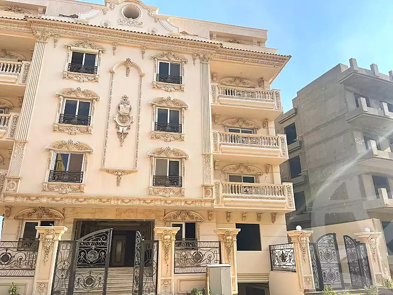 https://aqarmap.com.eg/ar/listing/4164300-for-sale-cairo-6th-of-october-byt-lwtn-byt-lwtn-ltkmyly
