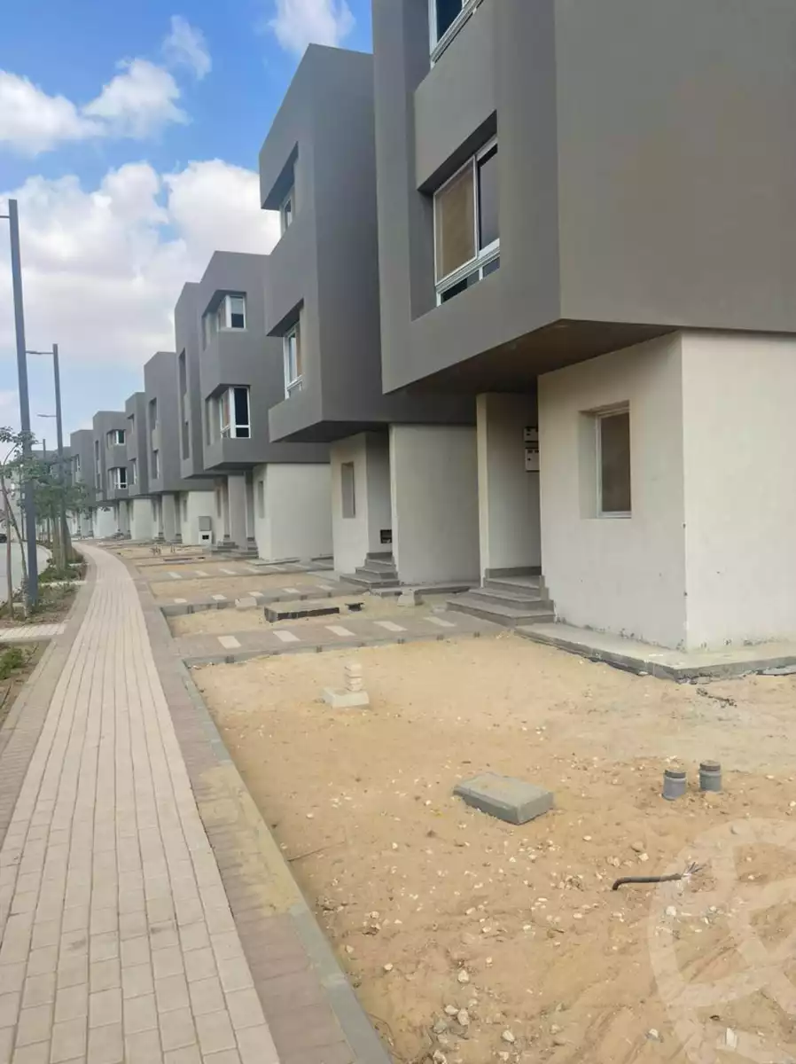 https://aqarmap.com.eg/en/listing/4144475-for-sale-cairo-el-sheikh-zayed-city-compounds-in-sheikh-zayed-etapa