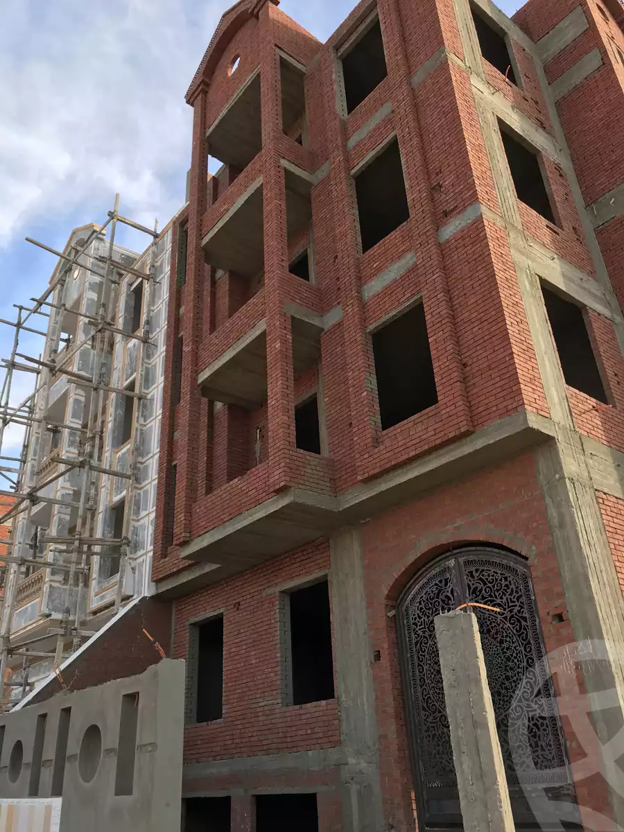 https://aqarmap.com.eg/ar/listing/3817723-for-sale-cairo-6th-of-october-ganob-el-ahyaaa-family-housing-al-kahraba-st