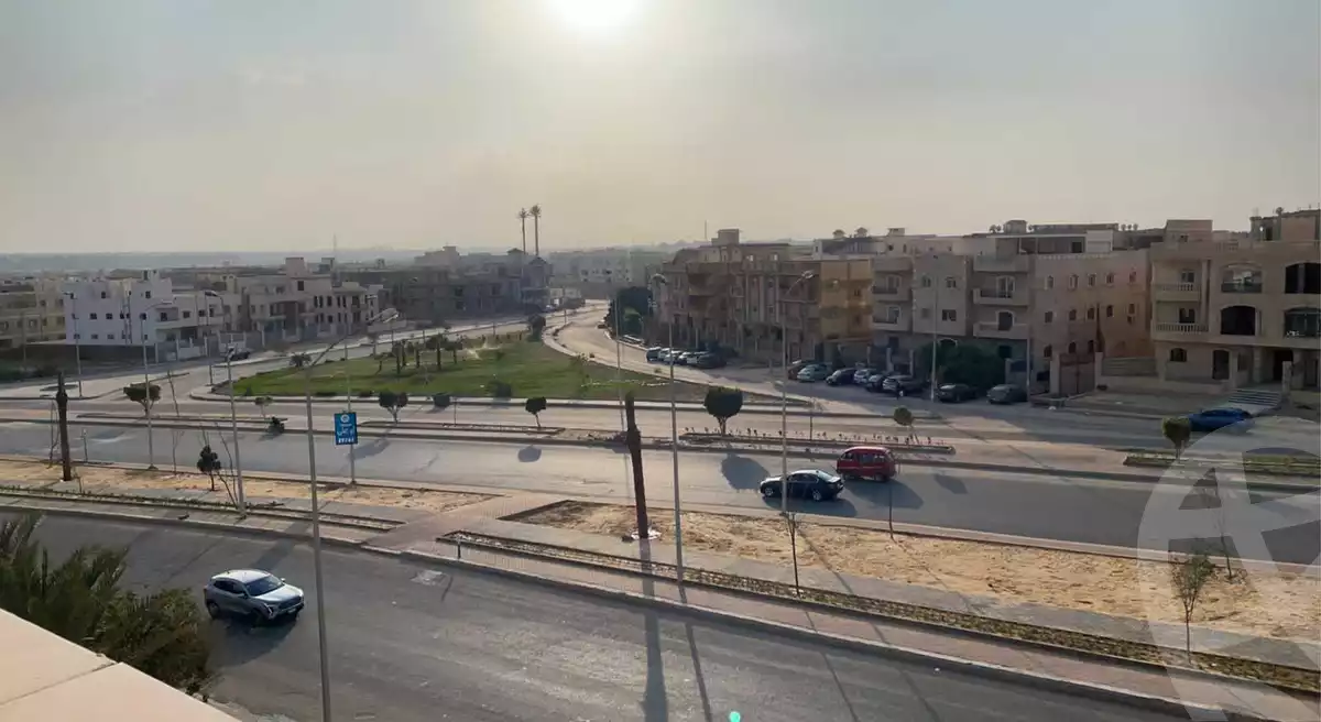 https://aqarmap.com.eg/ar/listing/3832836-for-sale-cairo-el-sheikh-zayed-city-shr-lbstn
