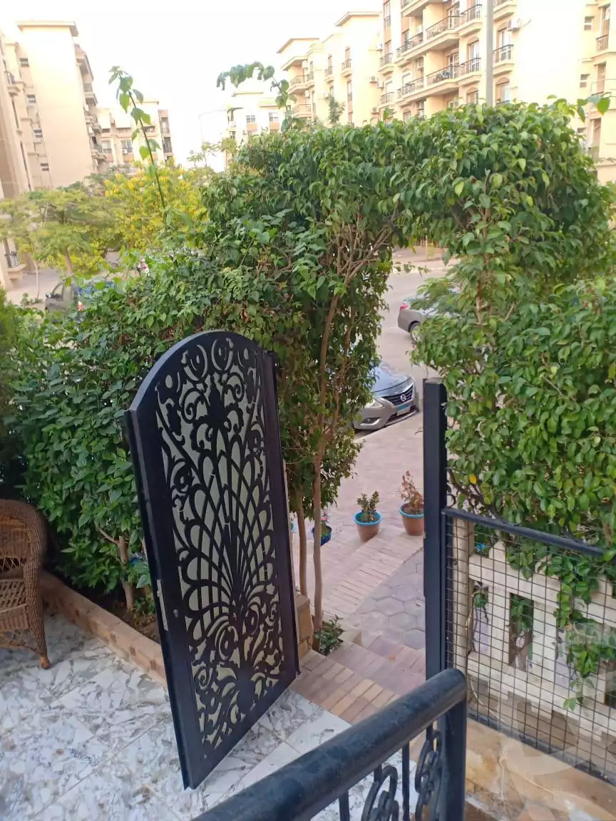 https://aqarmap.com.eg/ar/listing/3852988-for-sale-cairo-new-cairo-lrhb-city-phase-10-farouk-el-baz-st