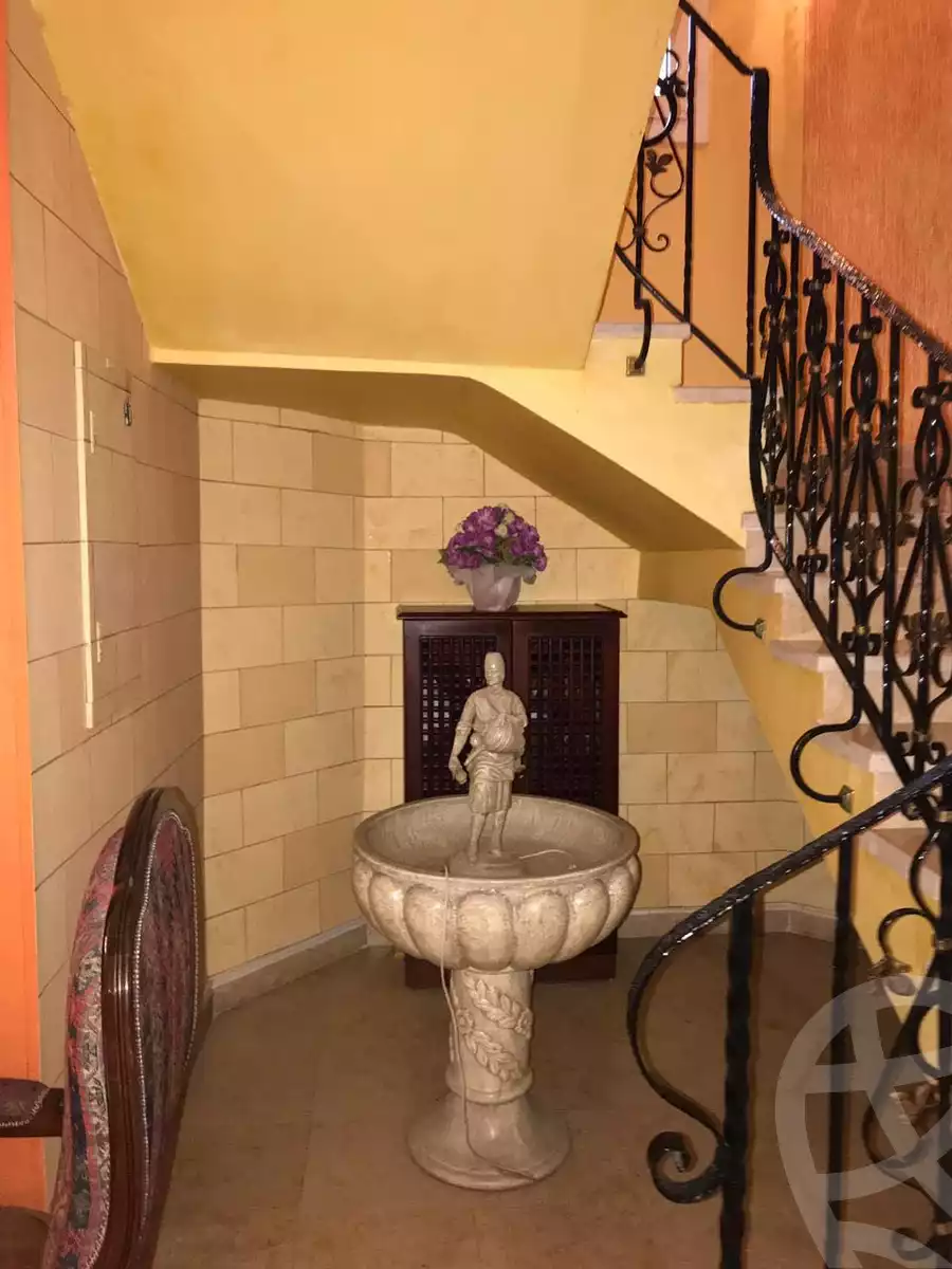 https://aqarmap.com.eg/ar/listing/3773135-for-sale-cairo-new-cairo-lrhb-city-phase-1-ahmed-rami-st