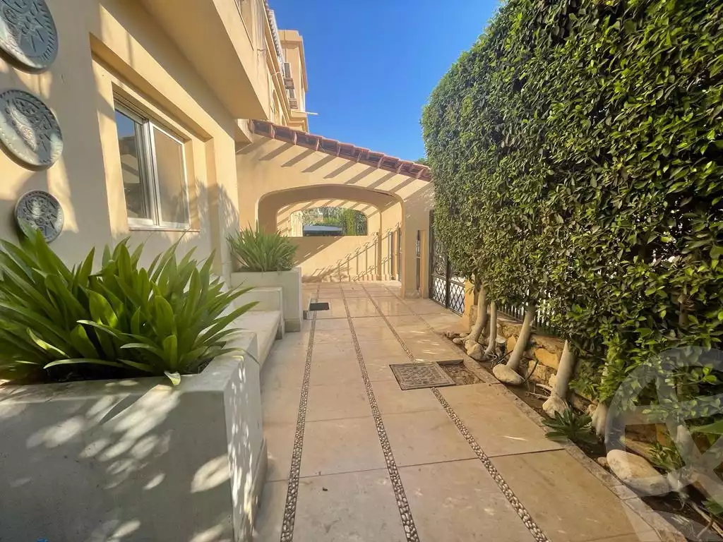 https://aqarmap.com.eg/ar/listing/3853329-for-sale-cairo-el-sheikh-zayed-city-compounds-in-sheikh-zayed-zayed-2000