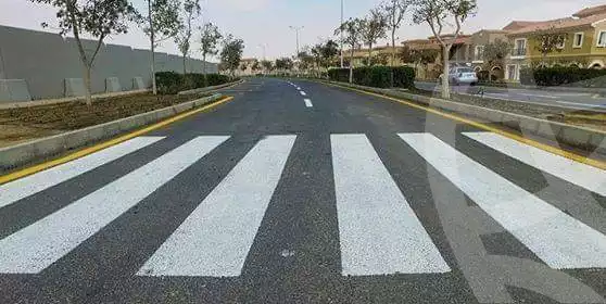 https://aqarmap.com.eg/ar/listing/3857867-for-sale-cairo-new-cairo-compounds-hyde-park