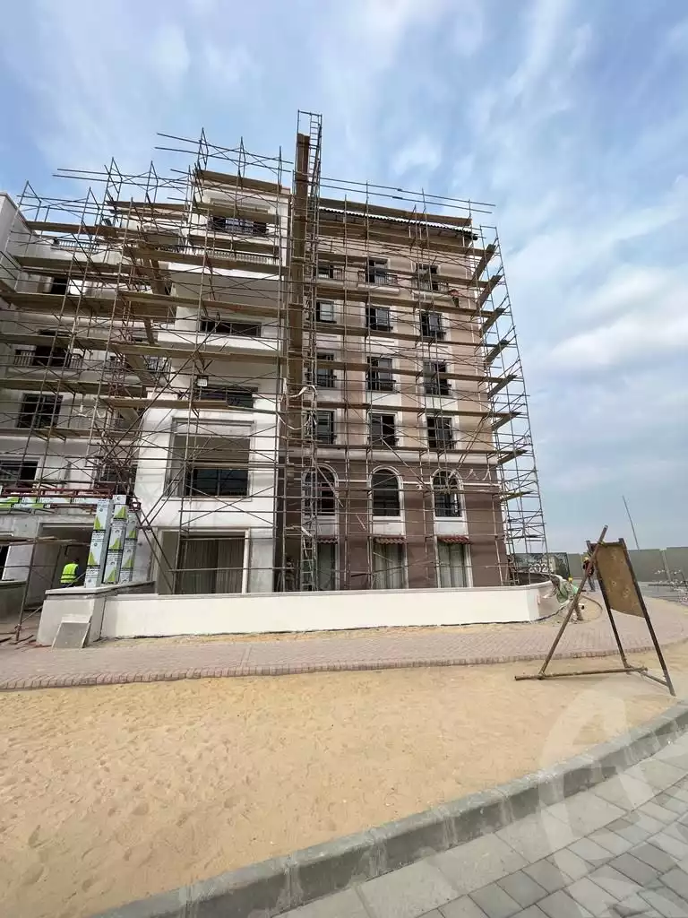 https://aqarmap.com.eg/en/listing/3872339-for-sale-cairo-el-sheikh-zayed-city-compounds-kmbwnd-fyldj-wyst-dr-llttwyr