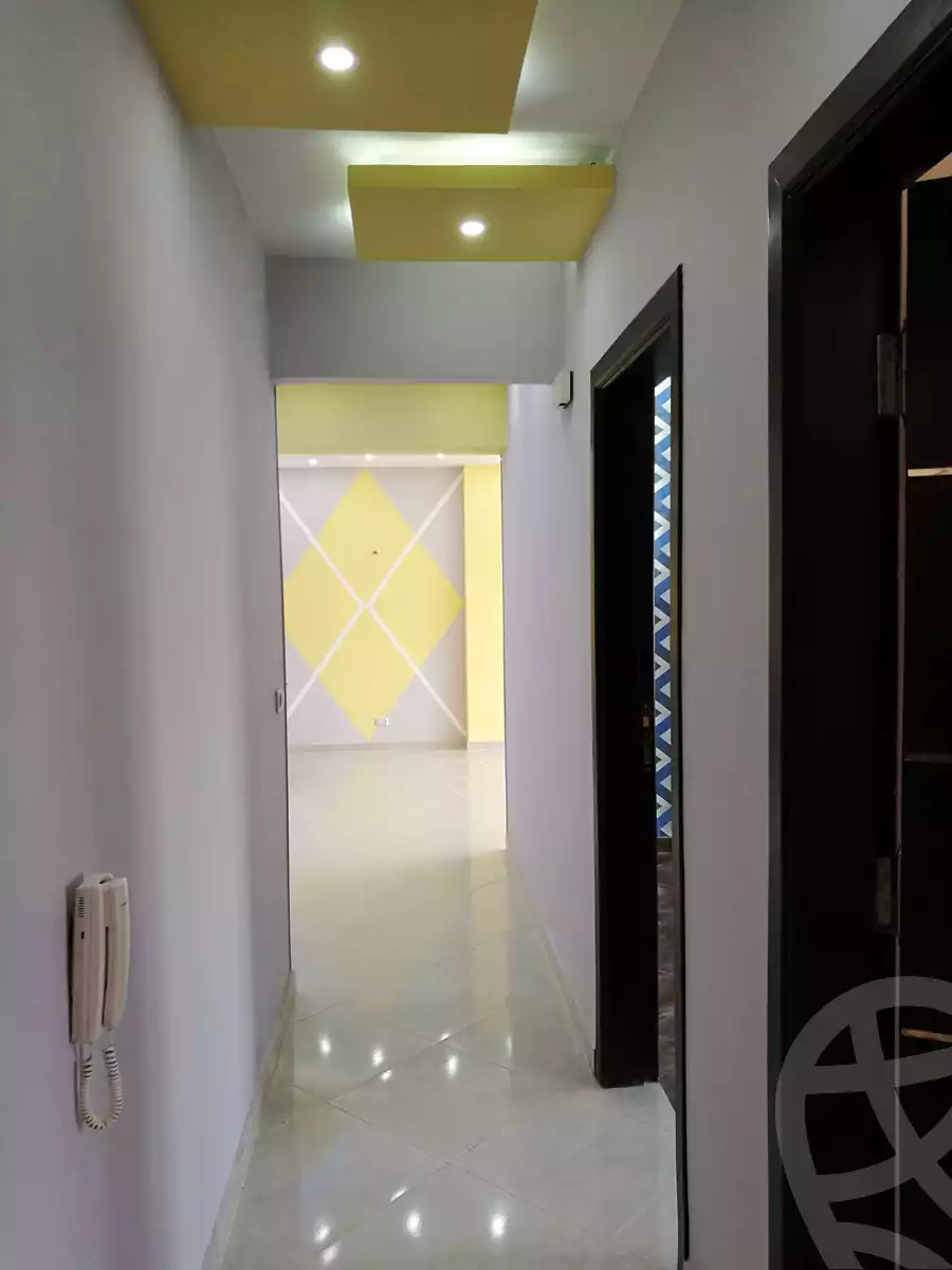 https://aqarmap.com.eg/ar/listing/3876397-for-sale-cairo-6th-of-october-el-ahyaa-neighborhood-4th-school-st