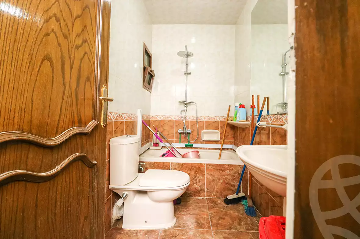 https://aqarmap.com.eg/ar/listing/3878157-for-sale-alexandria-kafr-abdo-kafr-abdou-st