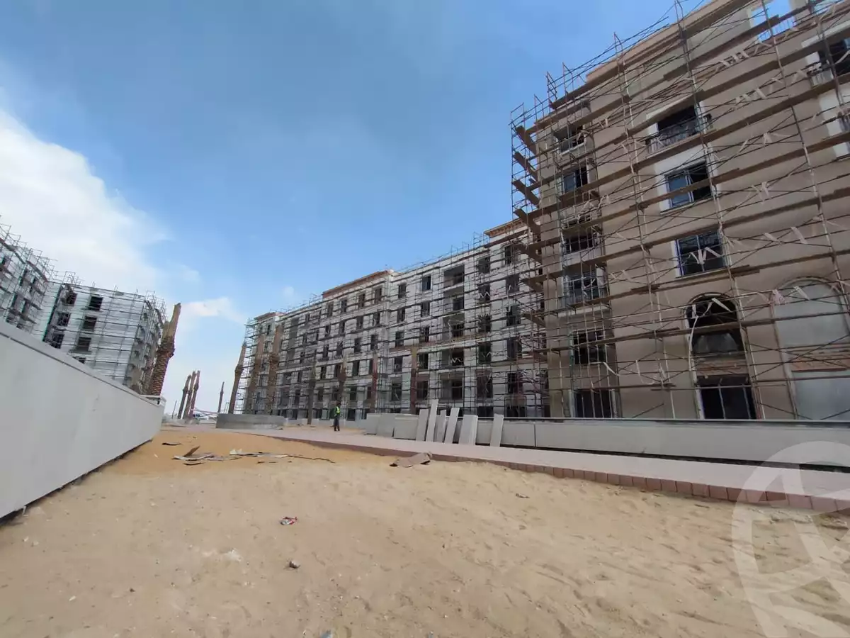 https://aqarmap.com.eg/ar/listing/3878499-for-sale-cairo-el-sheikh-zayed-city-compounds-kmbwnd-fyldj-wyst-dr-llttwyr