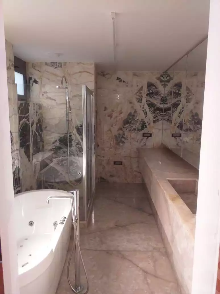 https://aqarmap.com.eg/ar/listing/3879197-for-sale-cairo-new-cairo-lrhb-city-phase-8