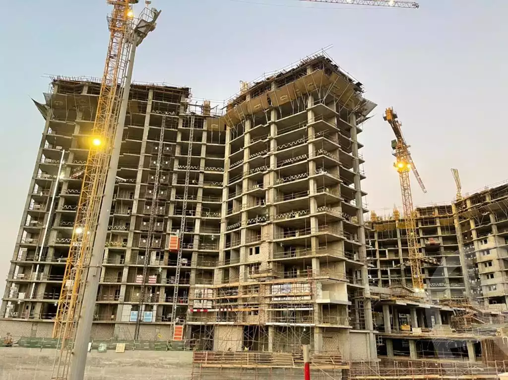 https://aqarmap.com.eg/ar/listing/3880407-for-sale-cairo-el-sheikh-zayed-city-compounds-brj-zyd-wr-llttwyr