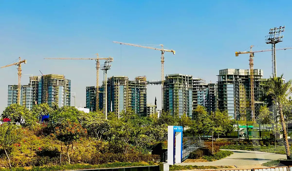 https://aqarmap.com.eg/ar/listing/3883226-for-sale-cairo-el-sheikh-zayed-city-compounds-brj-zyd-wr-llttwyr