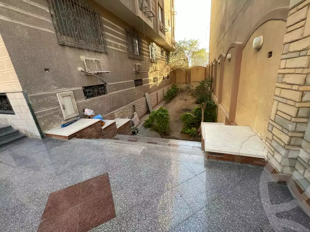 https://aqarmap.com.eg/ar/listing/3879681-for-sale-cairo-6th-of-october-el-ahyaa-neighborhood-2nd-divided-from-al-kafrawei-st