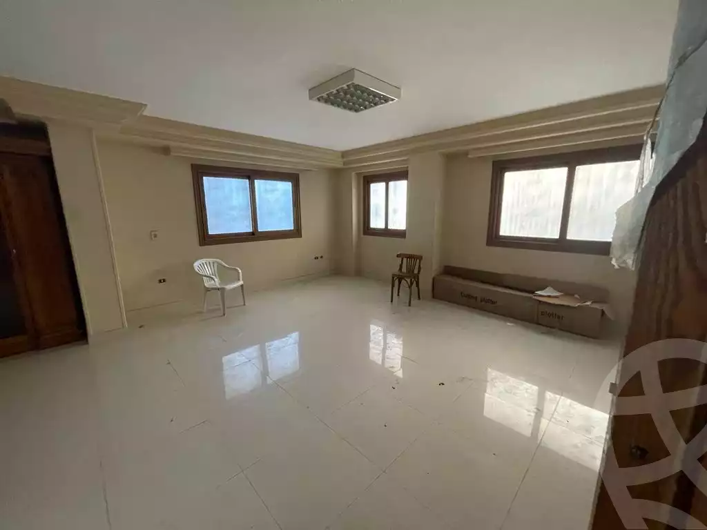 https://aqarmap.com.eg/ar/listing/3879681-for-sale-cairo-6th-of-october-el-ahyaa-neighborhood-2nd-divided-from-al-kafrawei-st
