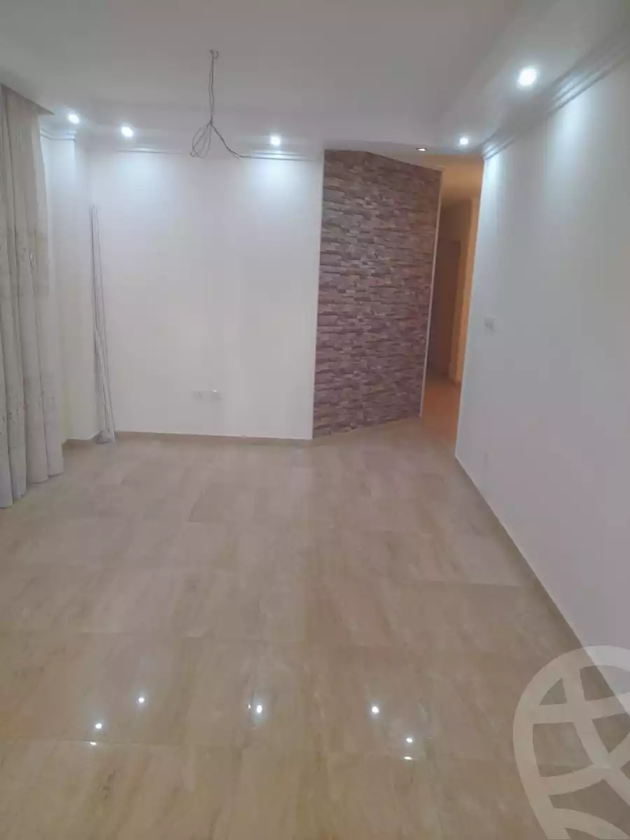 https://aqarmap.com.eg/ar/listing/3886168-for-rent-cairo-el-sheikh-zayed-city-el-hay-elthamen-lhy-lthmn