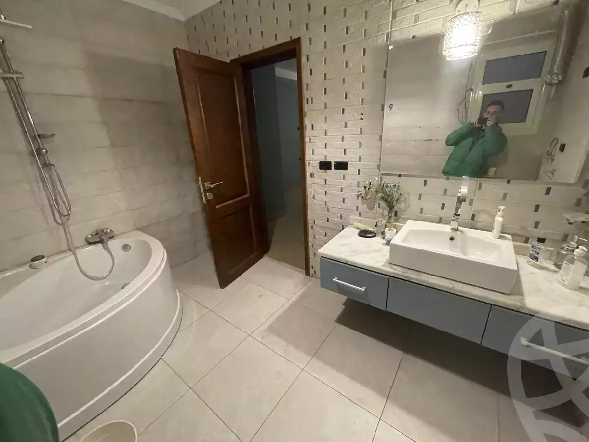 https://aqarmap.com.eg/ar/listing/3888793-for-sale-cairo-6th-of-october-ganob-el-ahyaaa-el-bustan-neighborhood