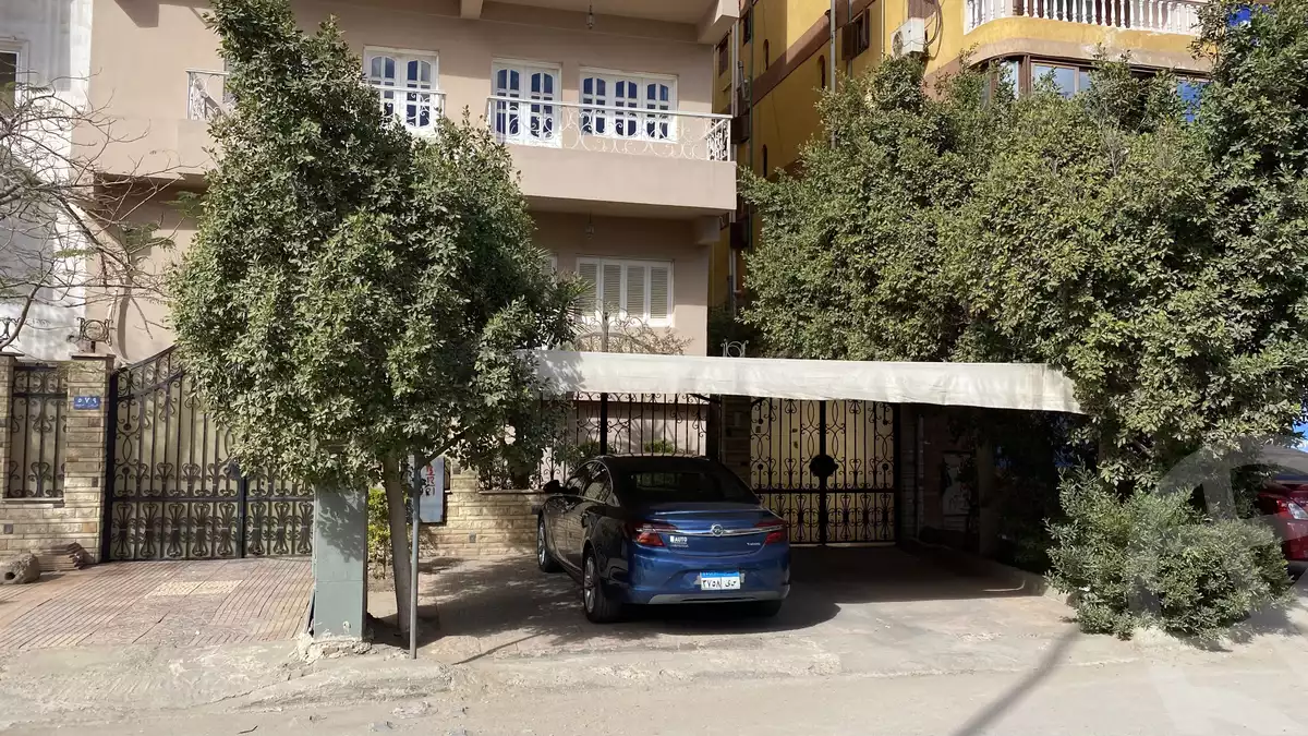 https://aqarmap.com.eg/ar/listing/3894538-for-sale-cairo-6th-of-october-el-ahyaa-neighborhood-5th-street-19
