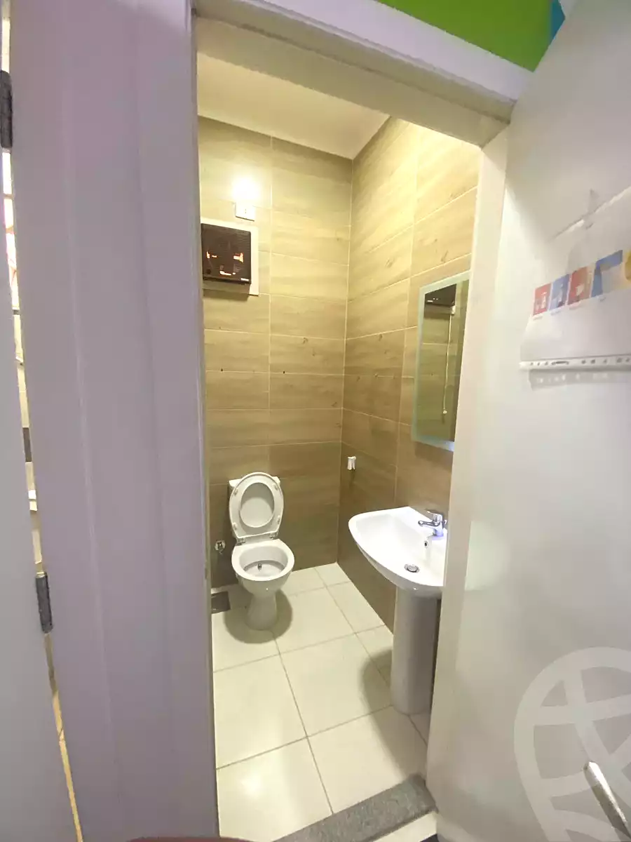 https://aqarmap.com.eg/ar/listing/3897783-for-rent-cairo-new-cairo-first-settlement-mhwr-mstfy-kml