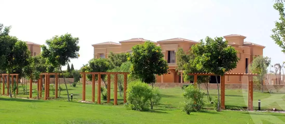 https://aqarmap.com.eg/ar/listing/3939449-for-sale-cairo-el-sheikh-zayed-city-compounds-in-sheikh-zayed-royal-meadows
